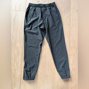 Lululemon surge jogger graphite gray athlesuire -
Size small